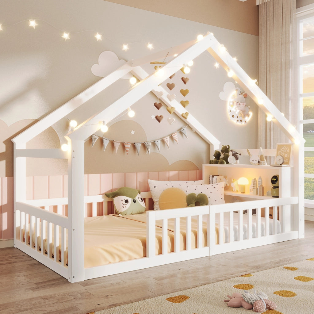 Letto a casetta 90x190 cm bianco in pino con sponde; ripiani e luci LED