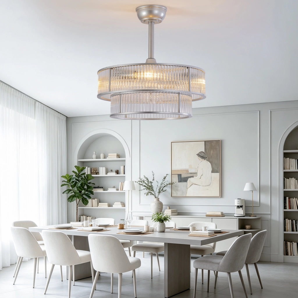 Ventilatore da soffitto con luce a 4 portalampade E26. 6 velocità; app Bluetooth e telecomando; argento