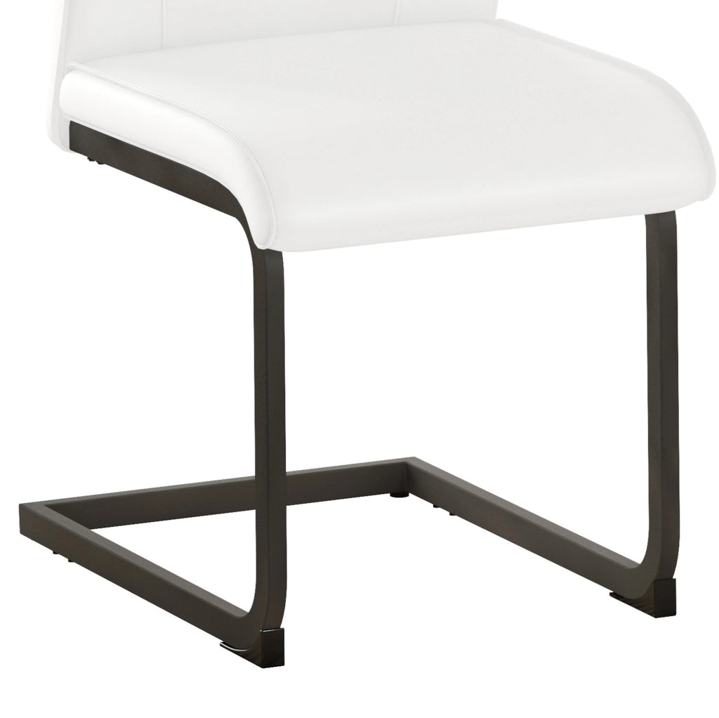 Sedia da pranzo con schienale ergonomico in similpelle bianca e metallo nero