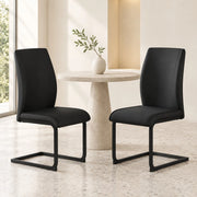 Sedia da pranzo nera in similpelle con struttura in metallo