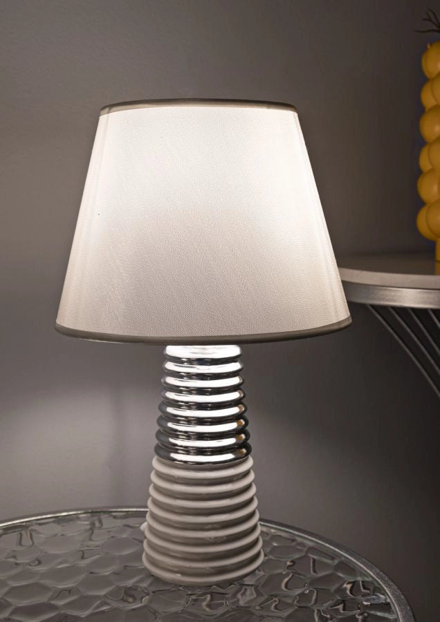 Lampada da Tavolo Candela Ø25x41 cm in Ceramica e Ferro e Tessuto Bianco e Argento