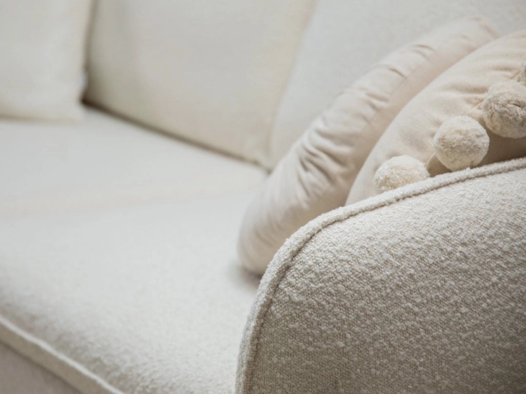 Cosmopolitan Design - Poltrona "Vienna" in bouclé beige 