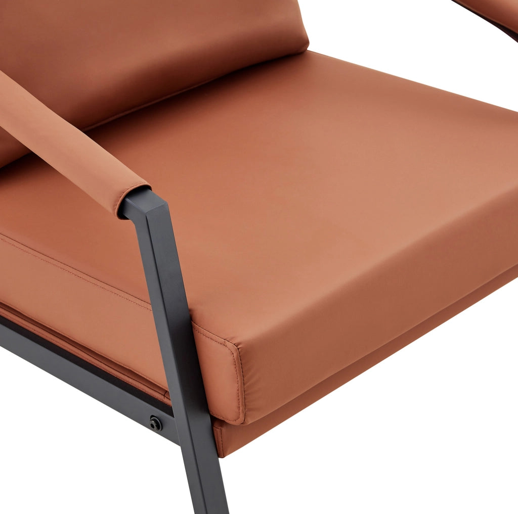Poltrona lounge in similpelle marrone con struttura in metallo