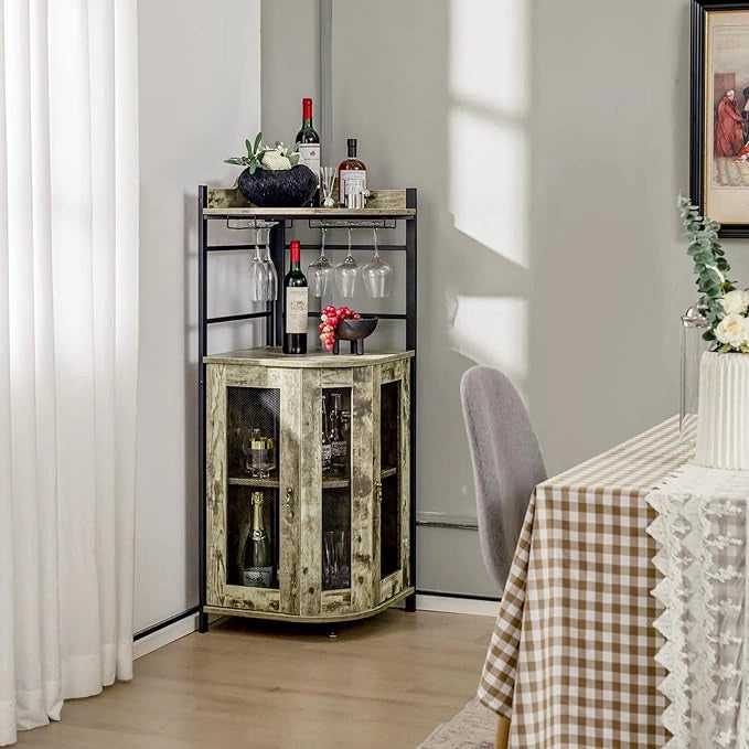 Mobile Bar Angolare, Mobiletto Multiuso con Porta Bicchieri, 2 Porte Ventilate in Rete Metallica e Ripiano Regolabile, per Cucina, Sala da Pranzo e Soggiorno (Marrone Rustico)