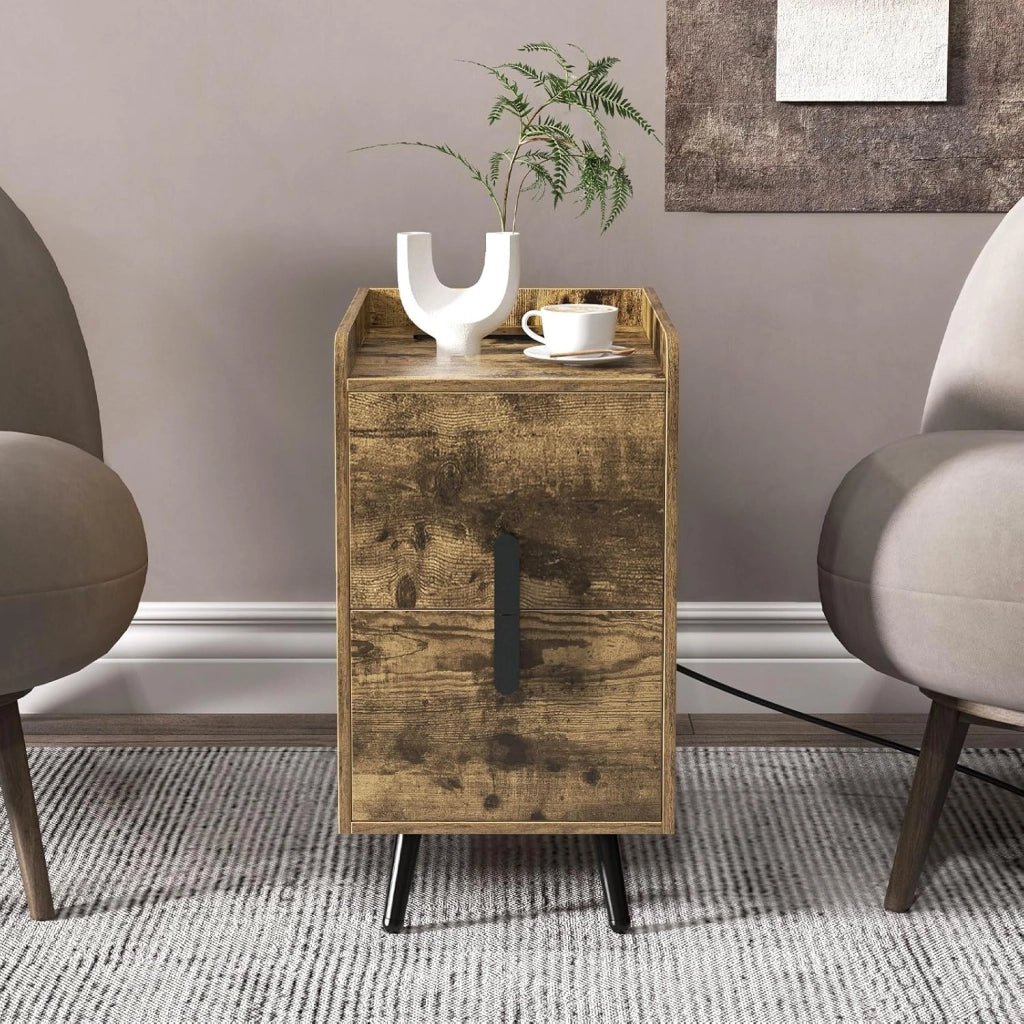 Comodino con Stazione di Ricarica, Comodino con 2 Cassetti, 2 Porte USB e 3 Prese, Tavolino Leterale con Gambe in Metallo, Portata Tolate 20 kg, 32 x 40 x 60 cm (2, Caffè)