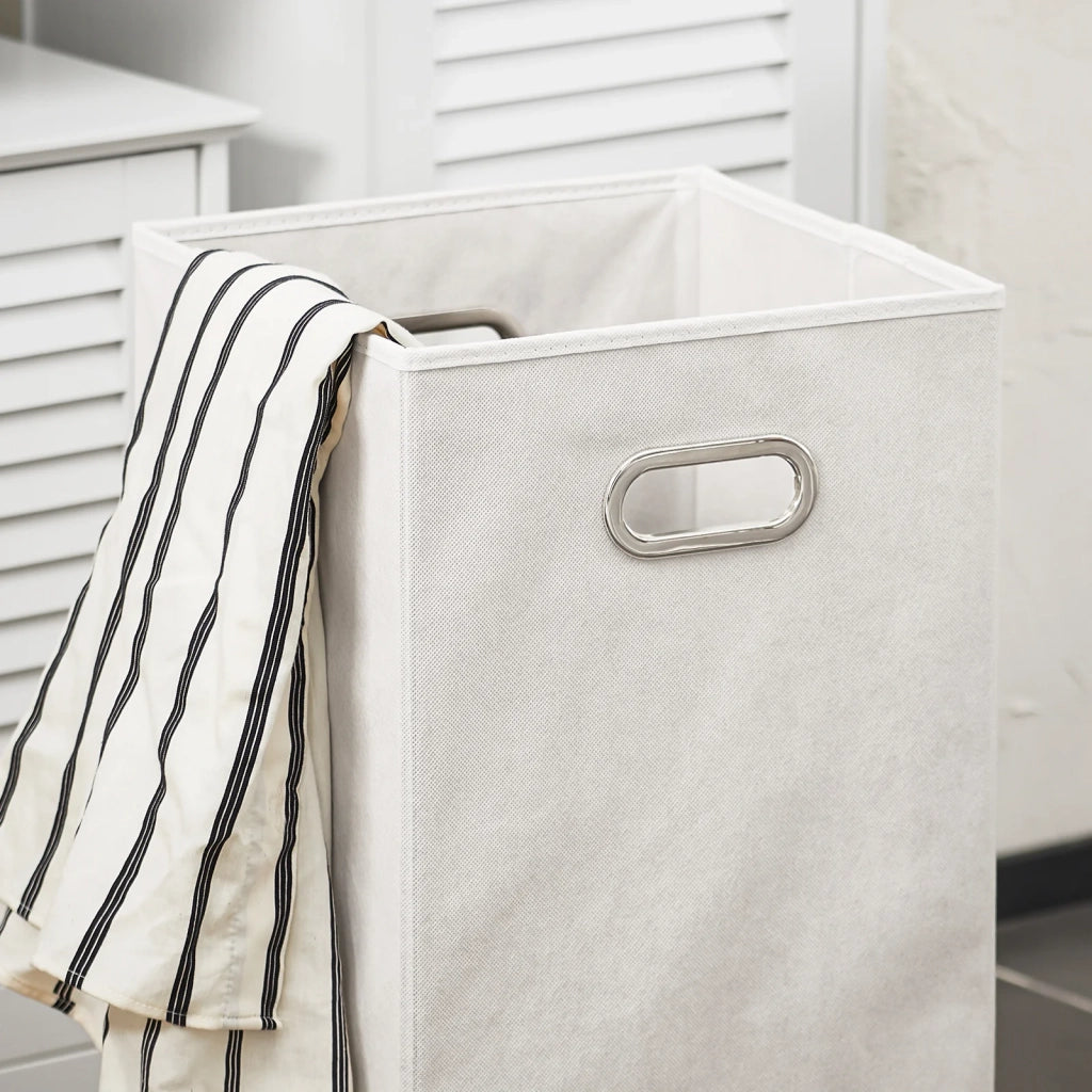 Mobile A Colonna Bagno Salvaspazio Mobile Alto Con Borsa Portabiancheria Pieghevole Bianco L40xP38xA170 Cm BZR124-W