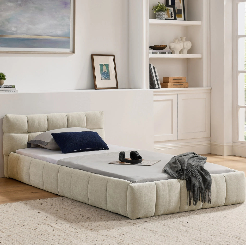 Letto singolo 90x200 cm per bambini con rivestimento in ciniglia beige, struttura in legno di eucalipto e telaio in ferro robusto, facile da montare (senza materasso)