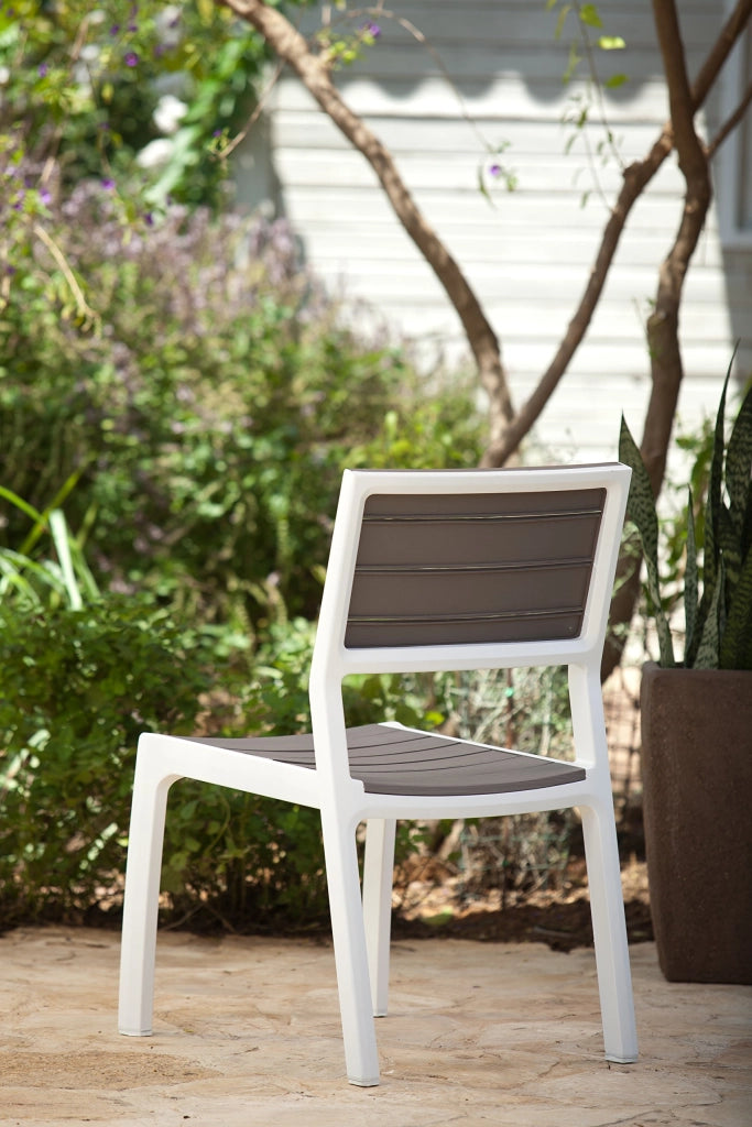 Sedia da Giardino in Resina Effetto Legno Impilabile Colore Bianco