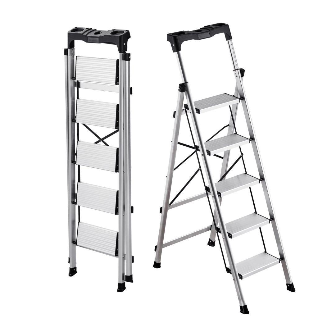 Scaletta pieghevole in alluminio a 5 gradini AP-2415TA, scala salvaspazio con pedali antiscivolo, portata 150 kg per casa e fai da te