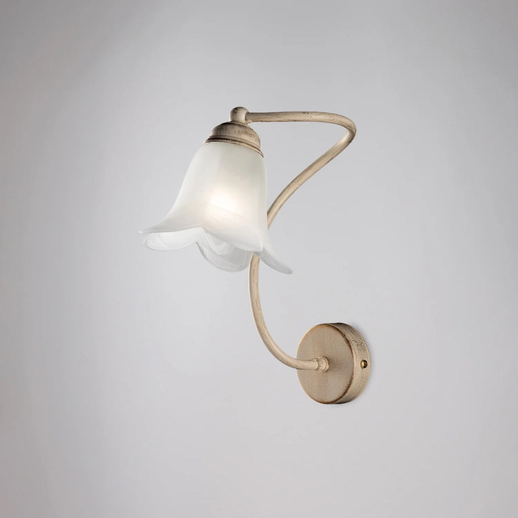 Applique 1 Luce Alice Ferro Battuto Avorio E Oro Vetro Bianco