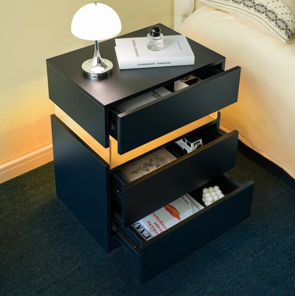 Comodino con LED RGB e 3 cassetti in legno ingegnerizzato nero