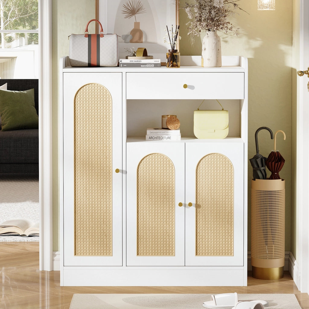 Scarpiera in MDF e truciolare con 3 ante in rattan; ripiani regolabili; 1 cassetto e piedini antiribaltamento; bianco e naturale; 90 × 35 × 110 cm