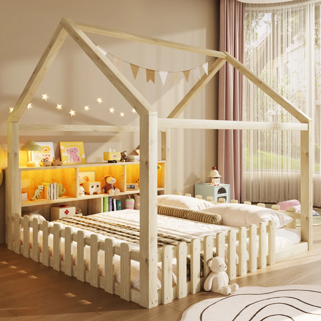 Letto a Casetta Bambini 140x190 cm LEMONMAX a Terra con Nicchie, LED, Sponde Rialzate, Struttura Pino MDF Naturale, Portata 200 kg, Salvaspazio