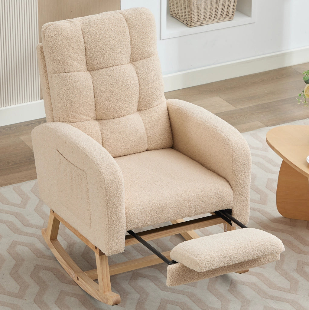 Poltrona a dondolo in bouclé beige con tasca laterale