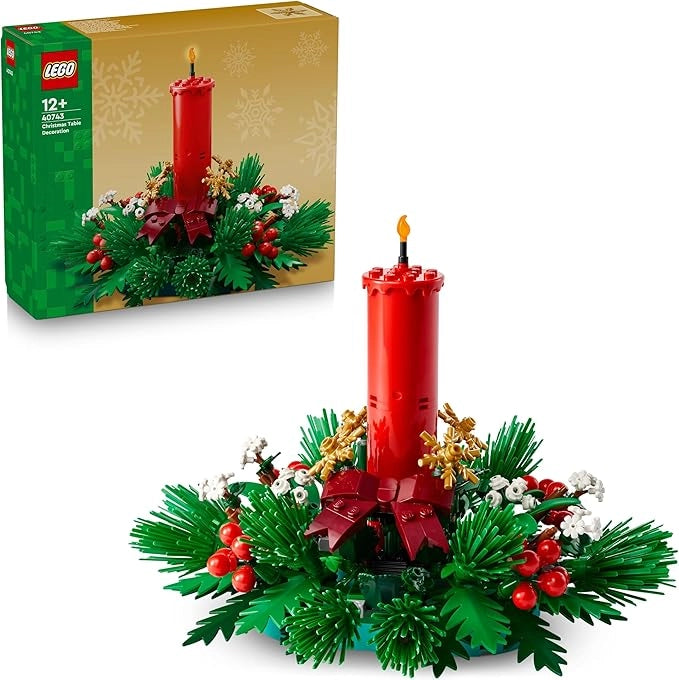 LEGO Decorazione da Tavolo Natalizia - Candela Rossa Giocattolo da Esposizione con Bacche, Stelle e Fogliame , Eta 12+