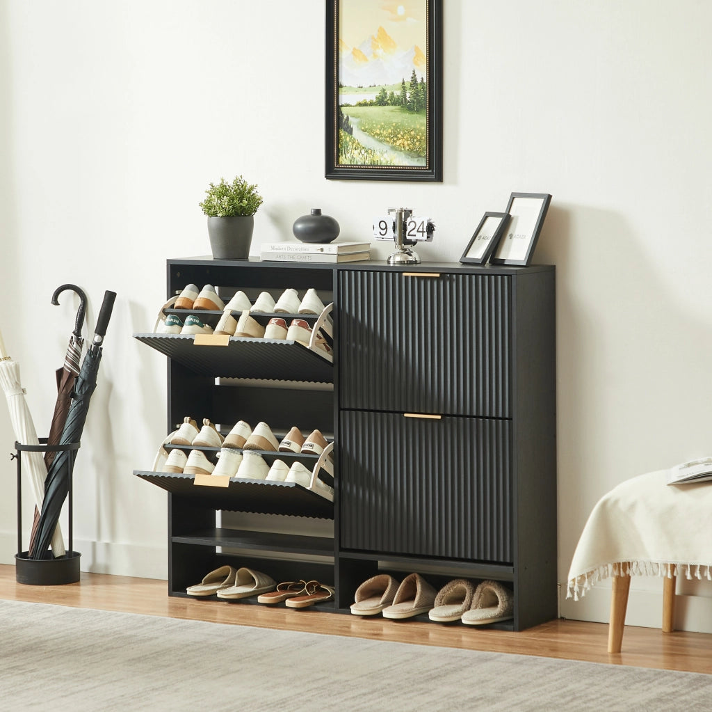 Scarpiera slim in MDF con ripiani regolabili e ante a ribalta; 120 x 24 x 102 cm; nera