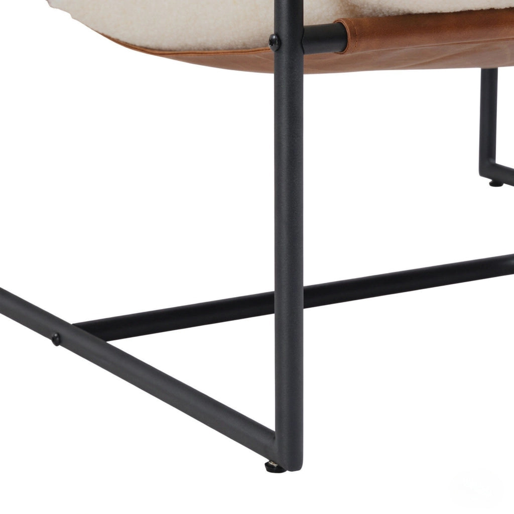 Poltrona da salotto in tessuto bouclette crema con struttura in acciaio al carbonio e seduta imbottita 80 × 77 × 91 cm