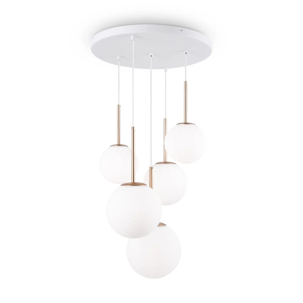 Lampadario Minimal Basic Form In Metallo Bianco E Oro 5 Luci E Diffusori Vetro