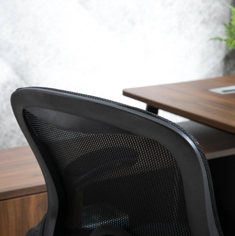 Sedia da ufficio ergonomica con poggiapiedi, nera