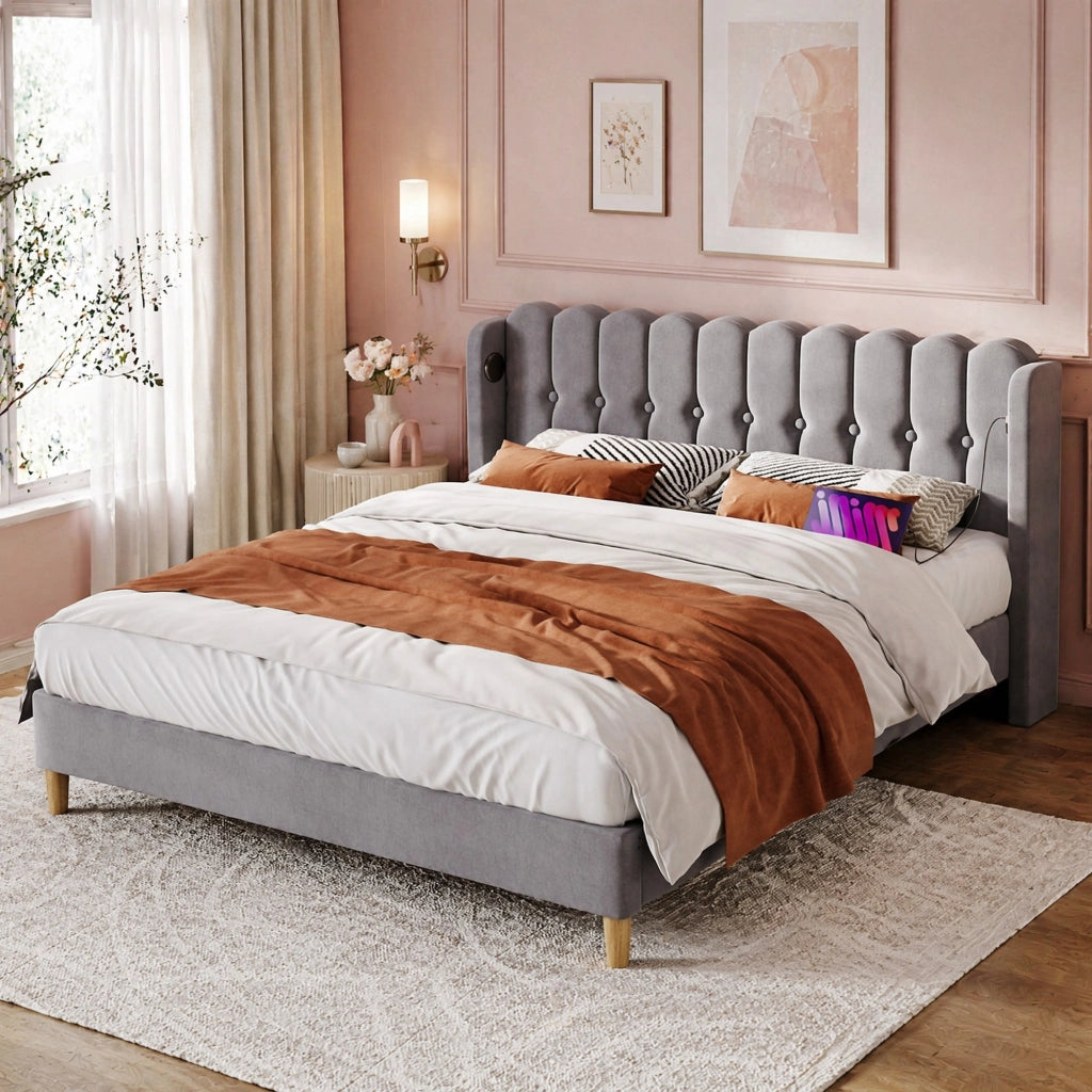Letto imbottito 180 × 200 cm in lino grigio con testiera a pannelli e porte USB e Type-C