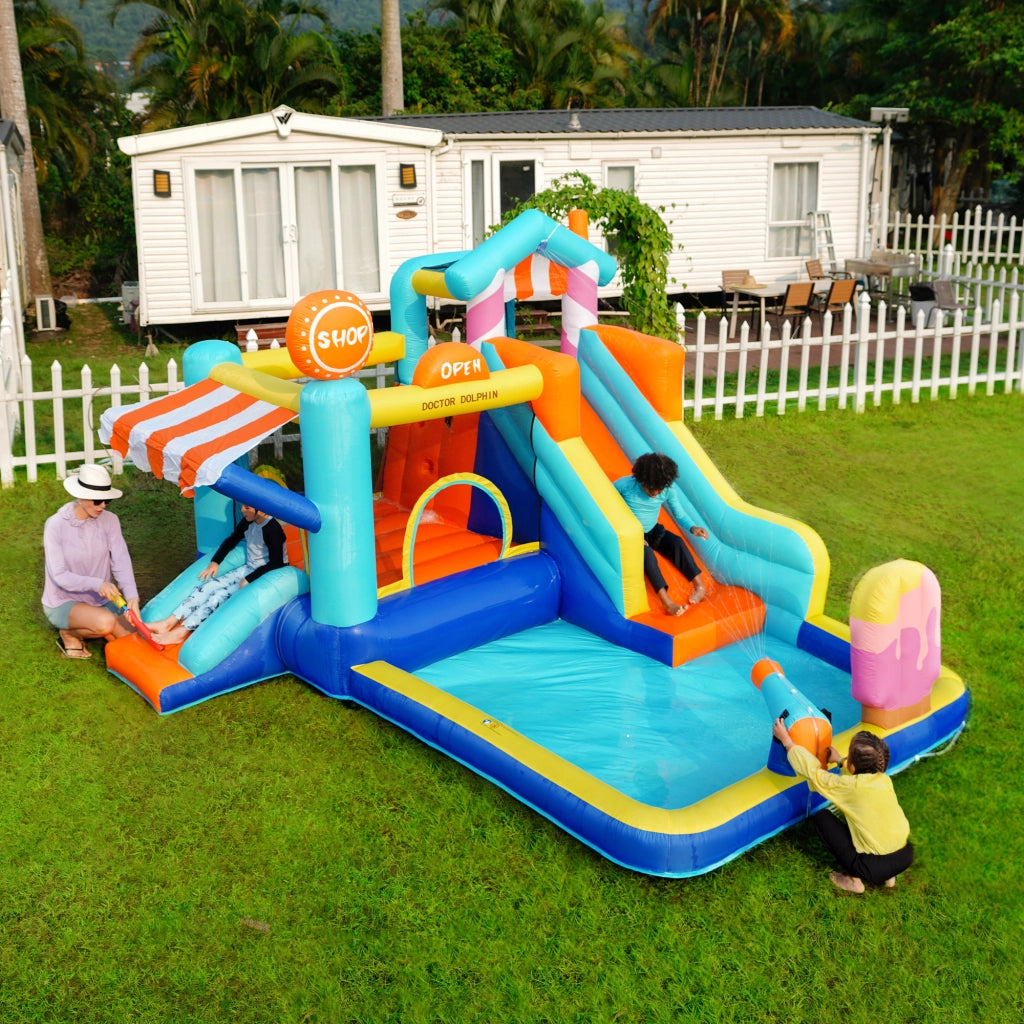 Castello Gonfiabile per Bambini con Ventilatore 450W, Parco Acquatico Multifunzione Esterno con Trampolino, Scivolo d'Acqua, Mini Scivolo, Fontana e Pistole ad Acqua