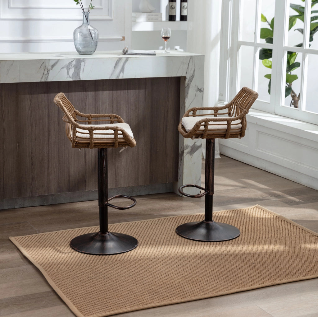 Set di 2 sgabelli da bar girevoli in rattan regolabili in altezza, beige, con struttura in metallo, 49x48x89-109 cm