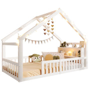 Letto a casetta 90x190 cm bianco in pino con sponde; ripiani e luci LED