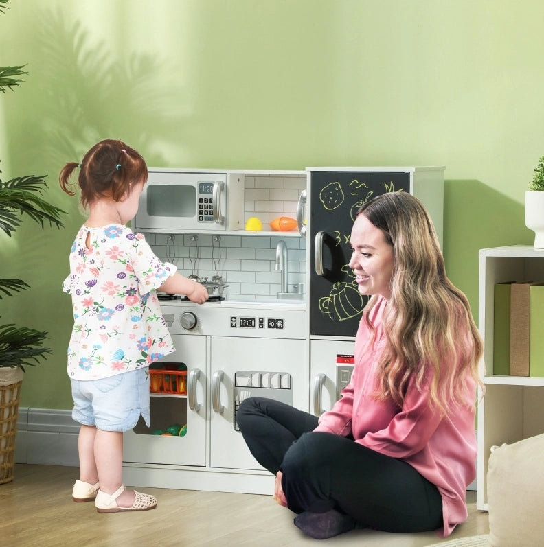Cucina giocattolo ULEVR bianca con lavello, fornelli, microonde, lavagna, telefono e set accessori da 5 pezzi