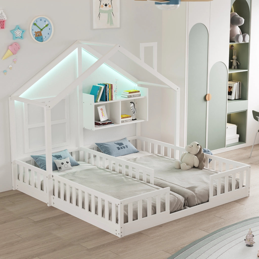 Letto per bambini doppio 90 × 200 cm a casetta con LED ringhiere di sicurezza mensole rete a doghe bianco in legno