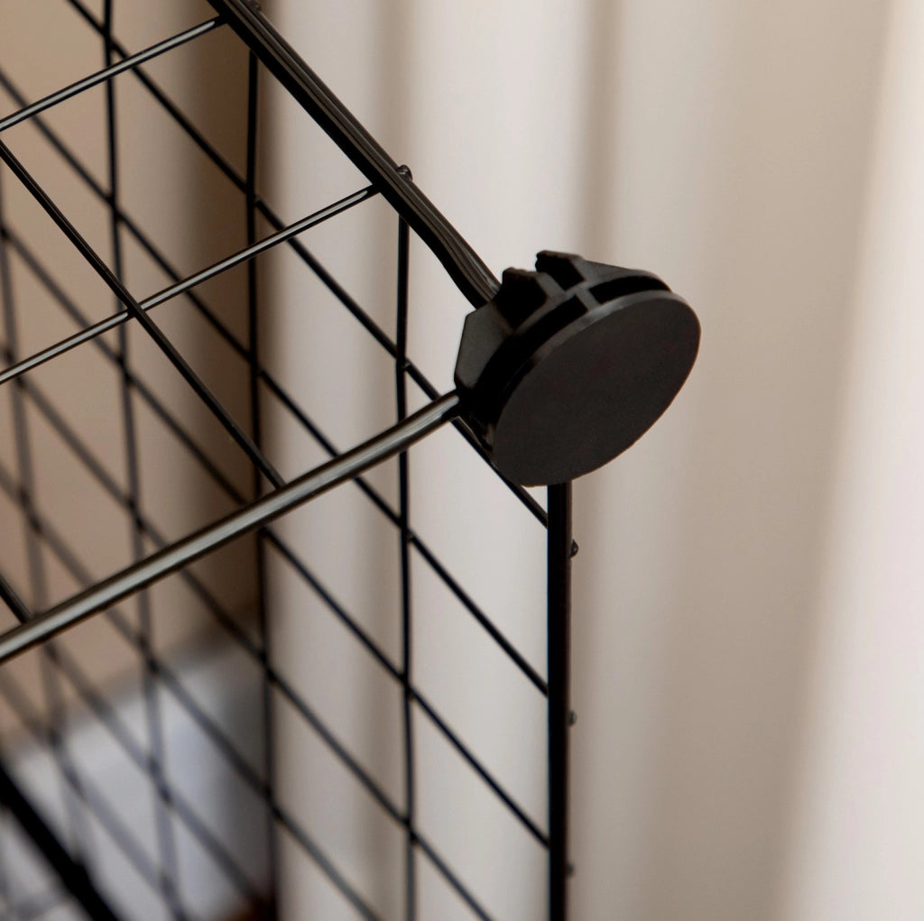 Scaffale modulare a cubi in metallo nero con 6 vani