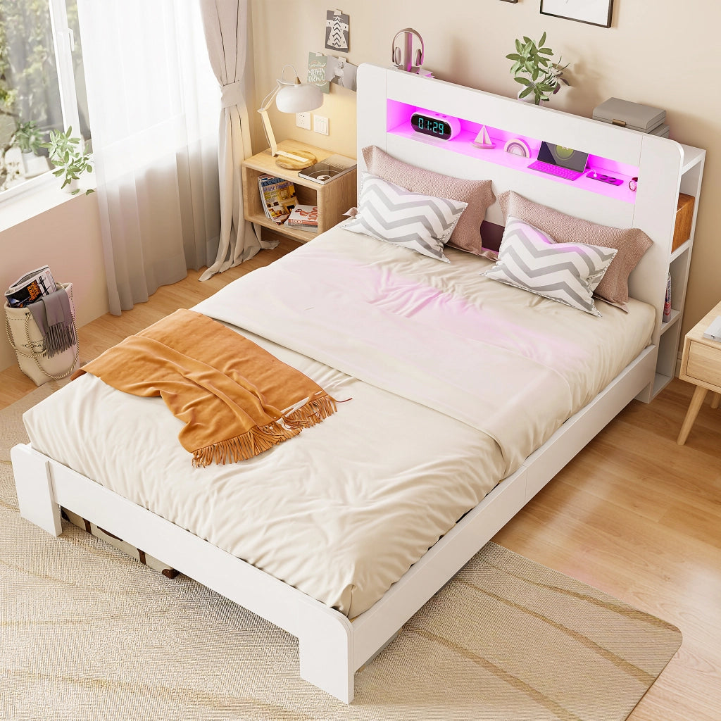 Letto matrimoniale bianco 140x200 cm con testiera contenitore; LED e prese integrate
