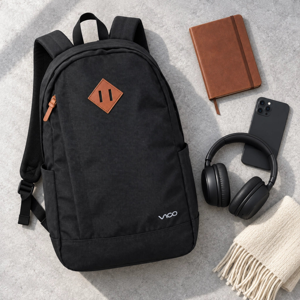 Casual Backpack for Men & Women – 24L Large Daypack in Durable 900D Polyester with Vintage Brown Leather-Look Patch, Front Zip Pocket and Side Pockets