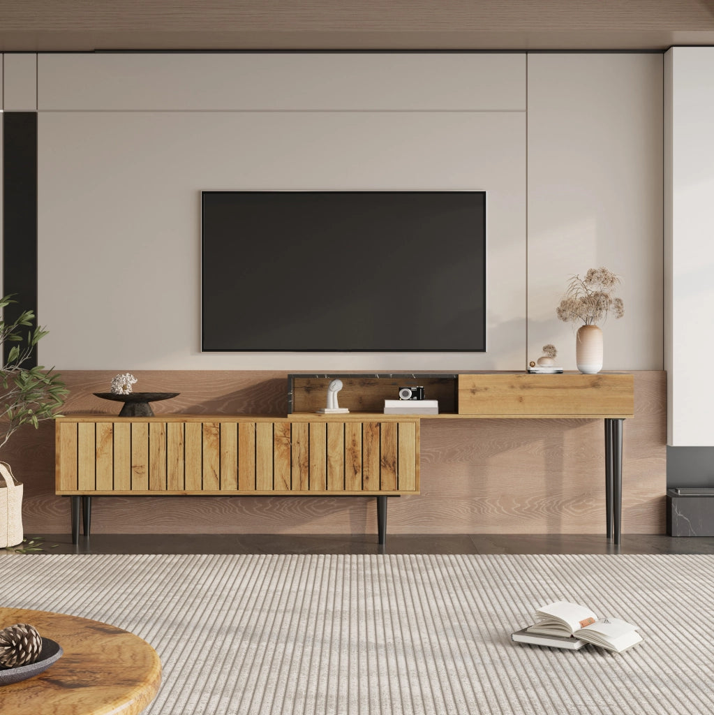 Mobile TV moderno effetto marmo e venatura legno, struttura in MDF con bordi in PVC e gambe in ferro, colore legno naturale