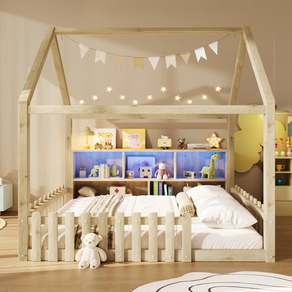 Letto a Casetta Bambini 140x190 cm LEMONMAX a Terra con Nicchie, LED, Sponde Rialzate, Struttura Pino MDF Naturale, Portata 200 kg, Salvaspazio