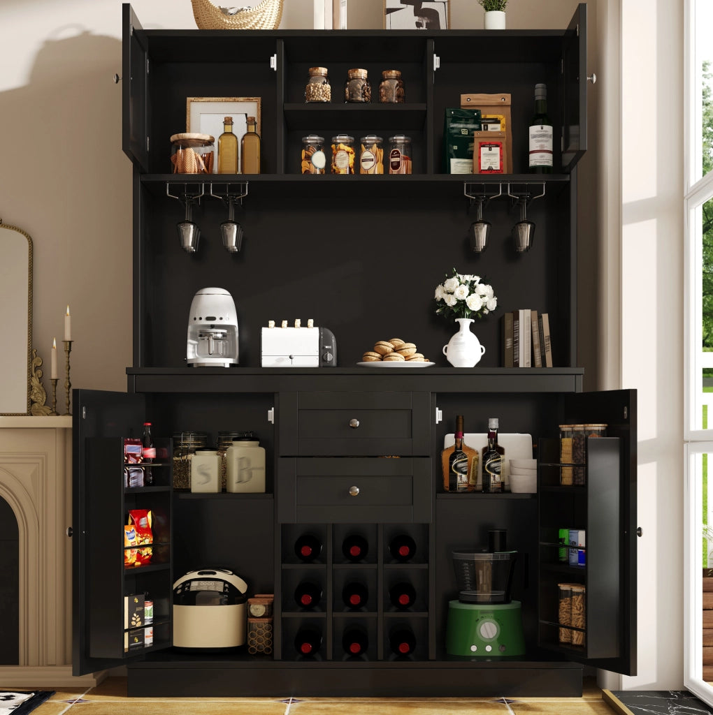 Credenza alta da cucina con portabottiglie e ripiani regolabili