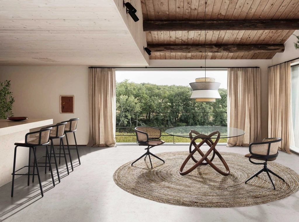 Sgabello in rattan e velluto marrone