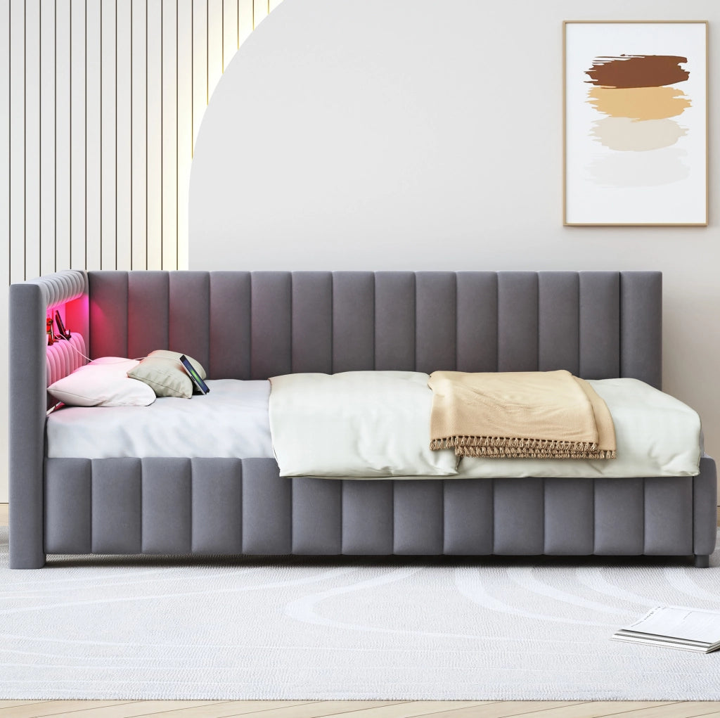 Divano letto imbottito L con rete a doghe, LED e porta USB, 140x200 cm, grigio