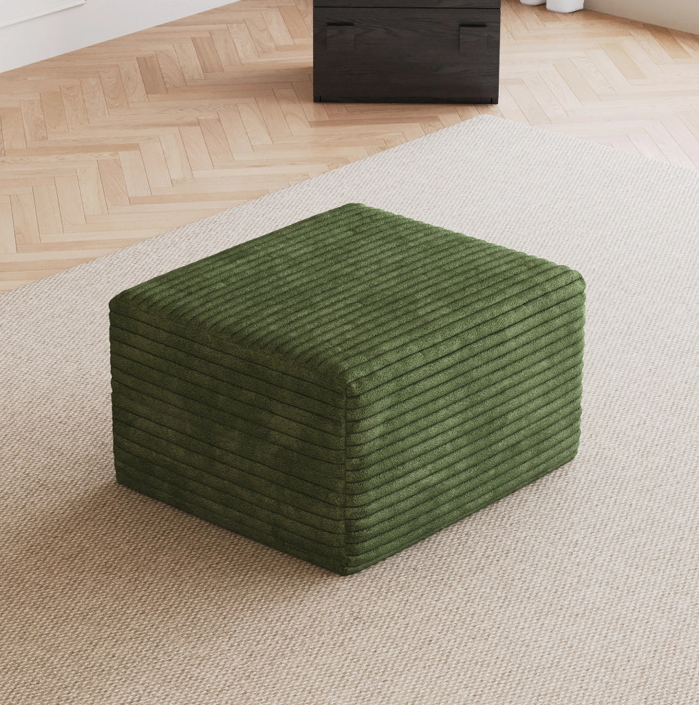 Pouf imbottito in tessuto verde senza montaggio