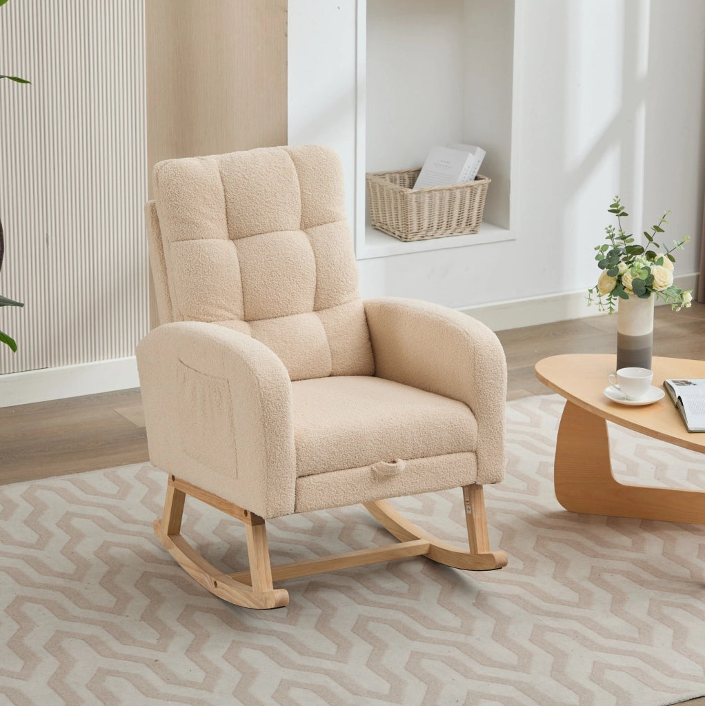 Poltrona a dondolo in bouclé beige con tasca laterale