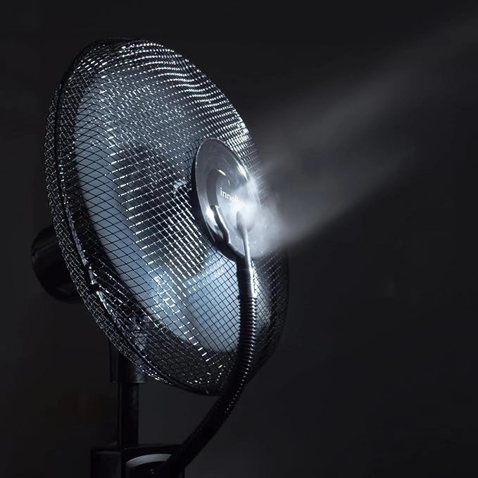 Innoliving Ventilatore a Piantana con Nebulizzatore INN-531, 3 Velocità, Getto Regolabile, Serbatoio 3L, Oscillazione e Inclinazione Regolabile, Timer 60 Min, Potenza 75W, Base Rotonda, Design Classic
