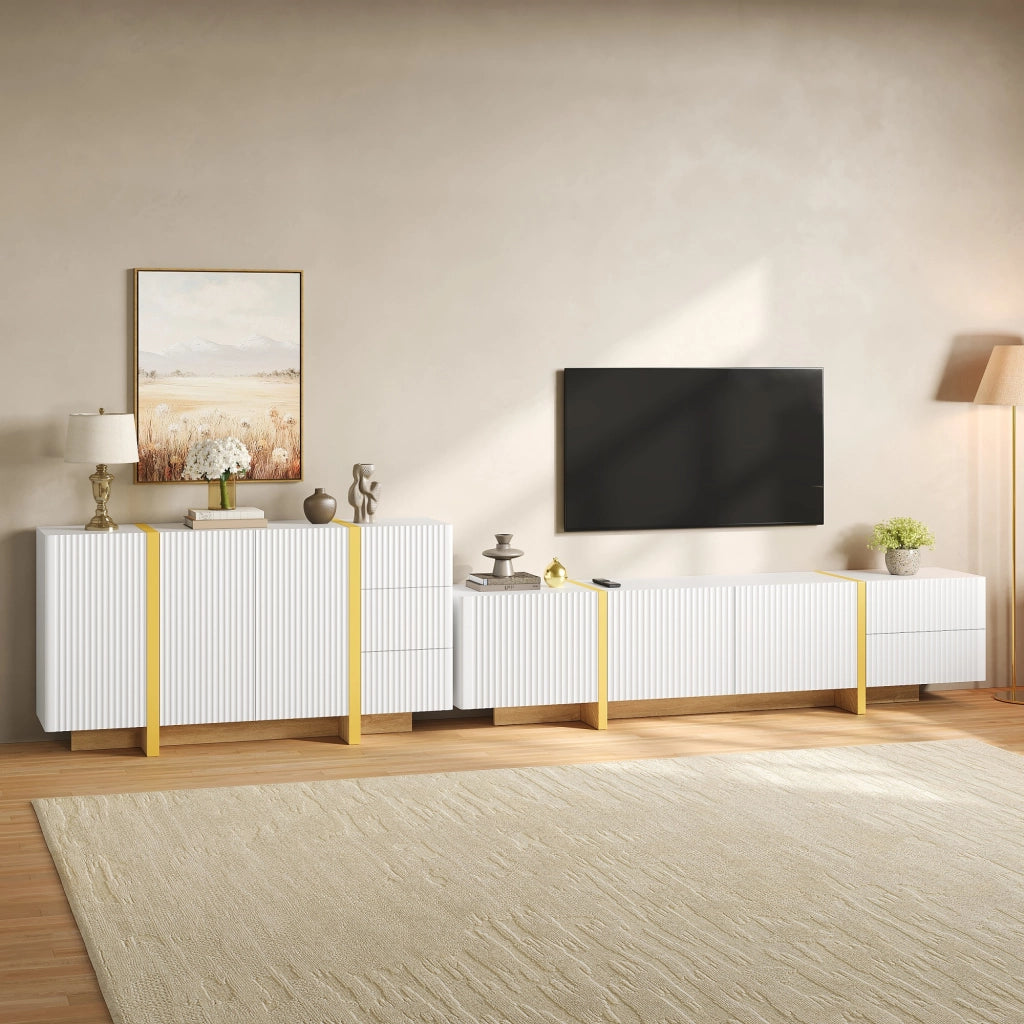 Mobile TV bianco con frontali scanalati; madia e vani chiusi