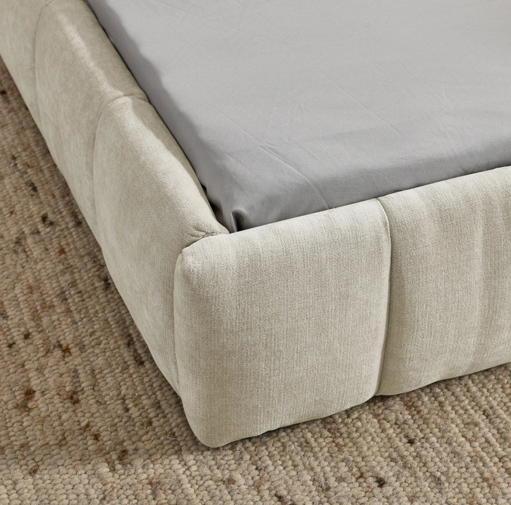 Letto singolo 90x200 cm per bambini con rivestimento in ciniglia beige, struttura in legno di eucalipto e telaio in ferro robusto, facile da montare (senza materasso)