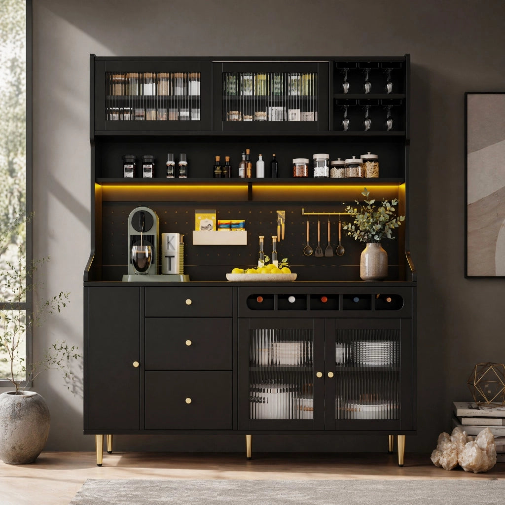 Mobile alto cucina con LED app, portabottiglie e ante in vetro