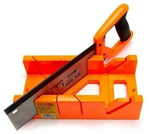 Cassetta Tagliacornici con Sega 300 mm – Guida per Tagli Angolari Precisi