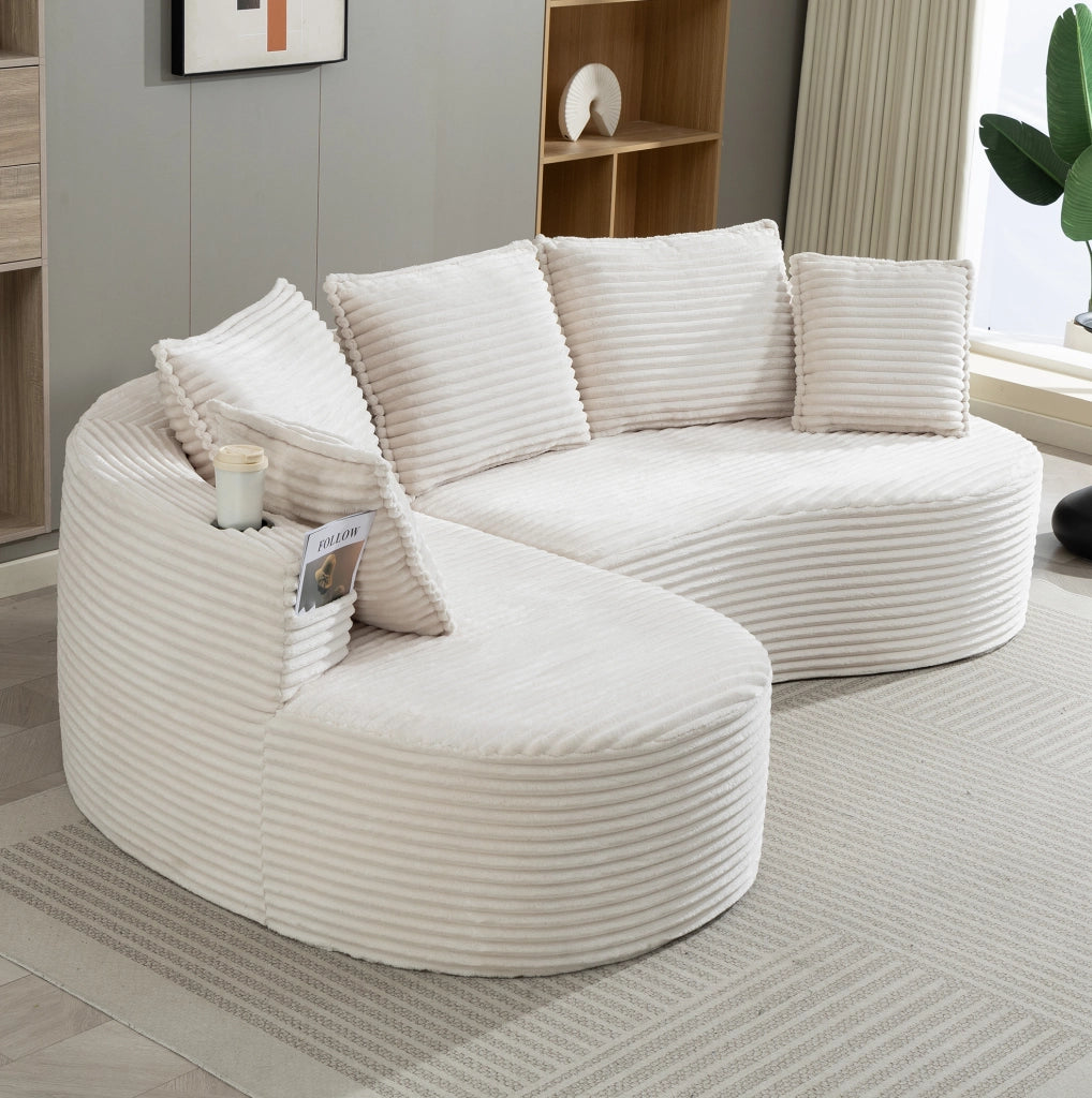 Divano a forma arcuata beige con portabicchieri; tasca laterale e cuscino 250 cm
