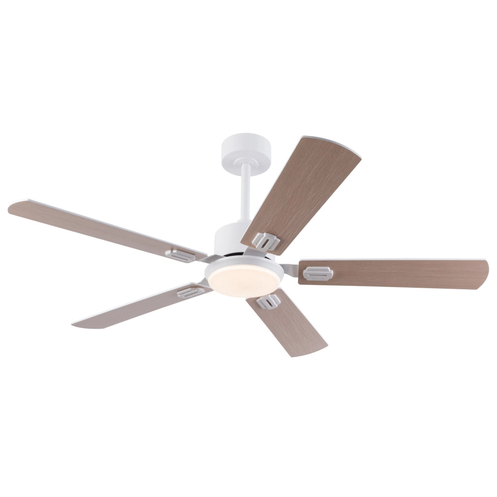 Ventilatore da soffitto con luce LED dimmerabile; telecomando e finitura bianca e rovere chiaro