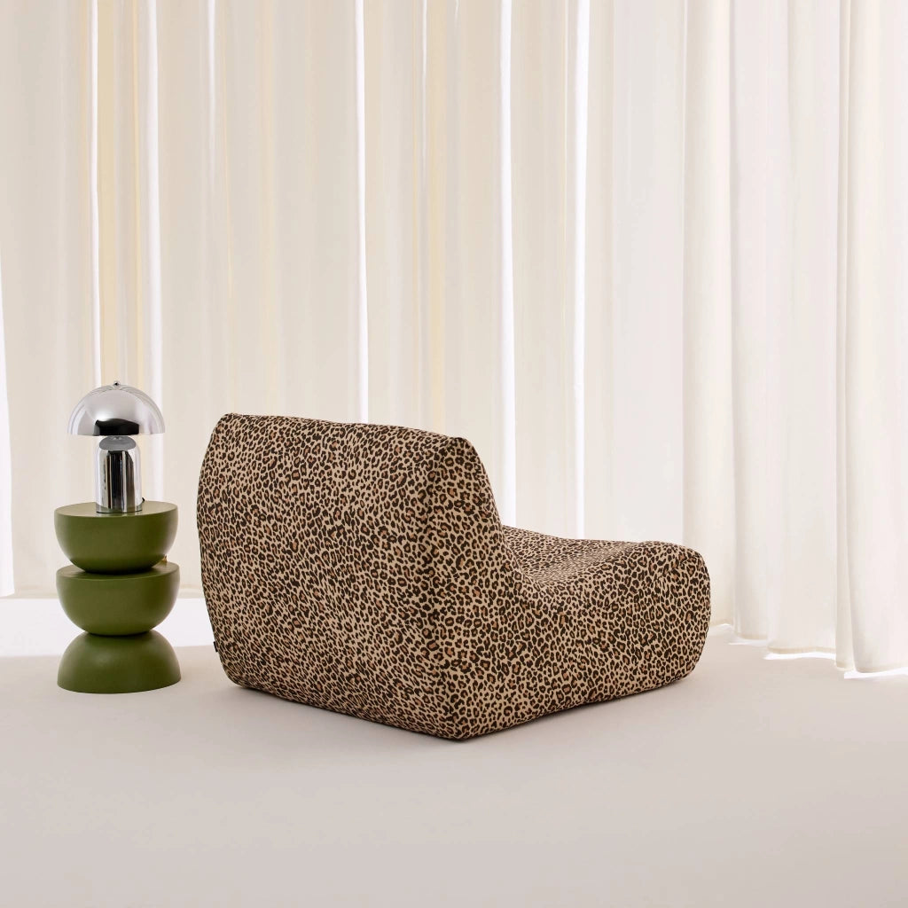 Poltrona in tessuto leopardato, leopardo